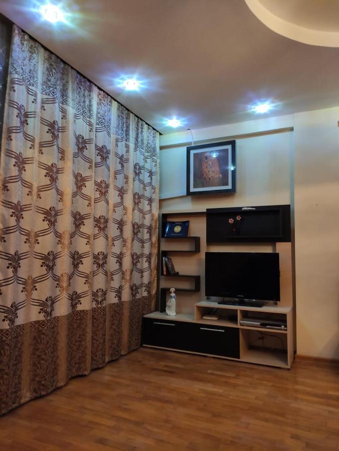 Apartment On Tole Bi Almati Kültér fotó
