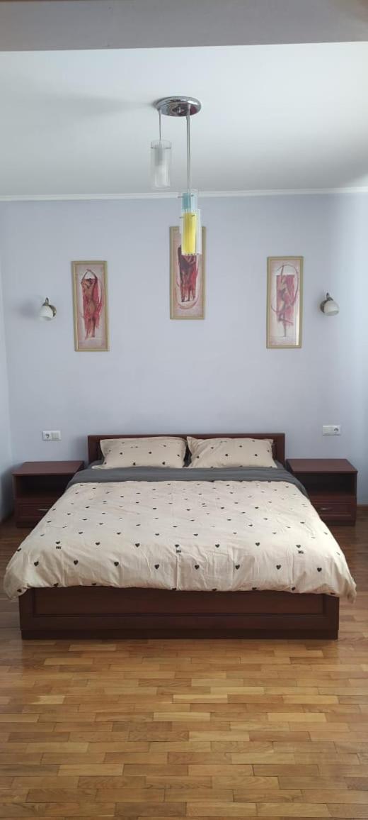 Apartment On Tole Bi Almati Kültér fotó